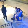 فيديو صادم ...البحث عن مشتبه به في جريمة قتل ناشط اجتماعي بطعنات قاتلة في نيويورك