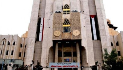 تسريح مسؤولين ومدراء بالجملة في دمشق
