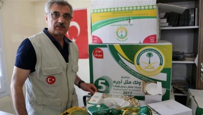 مساعدات سعودية لـ 300 أسرة سورية بولاية هاتاي التركية