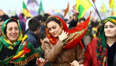 بالفيديو: الأكراد يحتفلون بذكرى بإنشاء أول حزب لهم في سوريا