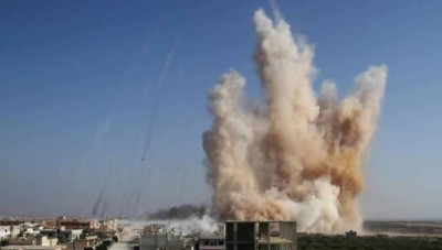 قوات النظام تقصف بالصواريخ مدينة كفرزيتا شمال حماة