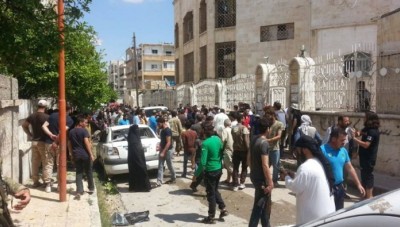 جرحى بينهم أطفال بتفجير استهدف مسجداً بإدلب