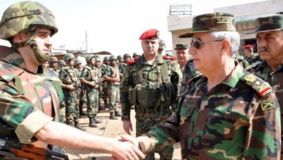رئيس أركان النظام يتفقد ميليشيات إيران في ريف تدمر (صور)