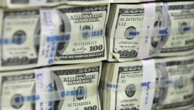 تاجر في إدلب يسرق أربعة ملايين دولار ويهرب بها