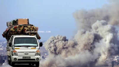 لأول مرة منذ آذار.. حركة نزوح من إدلب باتجاه الحدود التركية إثر قصف جوي (صور)