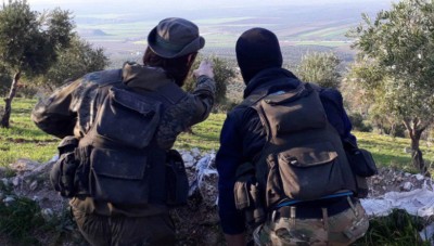 أنصار التوحيد و الإسلامي التركستاني يدفعون بتعزيزات عسكرية إلى جبل الزاوية (صور)