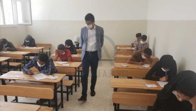 طلاب تل ابيض يؤدون امتحاناتهم الأخيرة بإشراف مديرية التربية في شانلي اورفة التركية