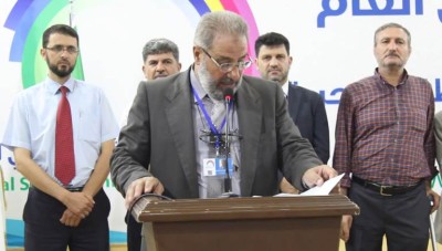 عناصر من "حراس الدين" يحاصرون منزل رئيس "حكومة الإنقاذ" الأسبق ويحرقون سيارته