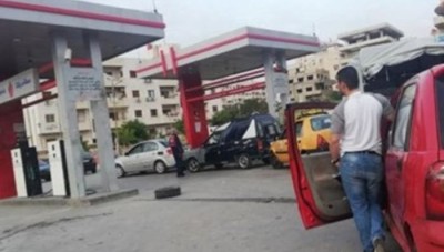 انتعاش تهريب البنزين عبر الحدود اللبنانية الى سوريا برعاية "حزب الله"