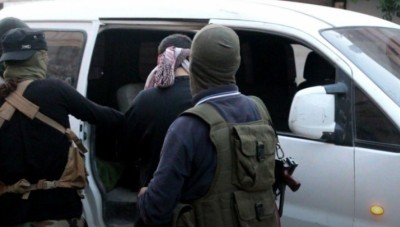 أمنية تابعة لـ "تحرير الشام" تقتل مدنياً خلال مداهمة منزله في كفرتخاريم