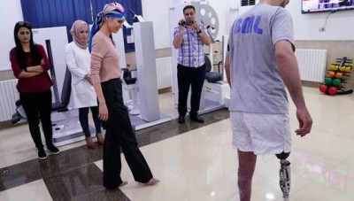 بدعم من أسماء الأسد.. النظام يسمح لـ "جرحى الحرب" مزاولة المحاماة