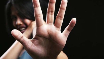 اغتصب زوجة تاجر أمام عينيه ....بعد استدراجهما إلى مقبرة
