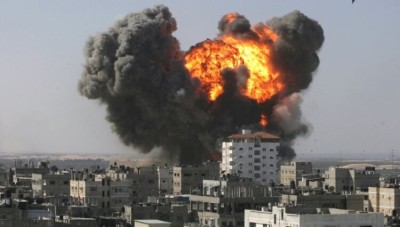 انفجارات عنيفة في مستودع أسلحة لهيئة تحرير الشام في ريف إدلب الشمالي الغربي 