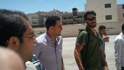 مخابرات النظام تعتقل ضباطاً كبار.. ما علاقة الصحفي الأمريكي "أوستن"؟