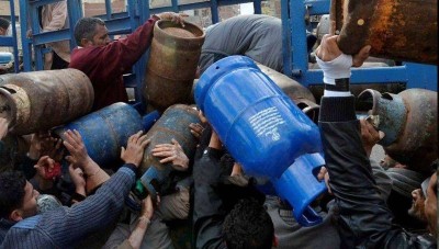 على غرار الخبز والسكر..حكومة النظام تدرس توزيع الغاز وفقاً لعدد أفراد العائلة