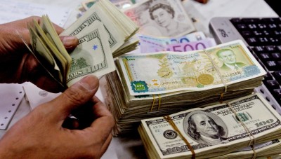 الليرة السورية تواصل انهيارها في افتتاح تداولات الثلاثاء