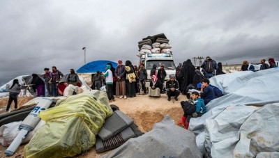 قسد تسمح لقرابة 300 نازح سوري بمغادرة مخيم الهول في الحسكة