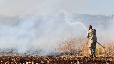 احتراق عشرات الدونمات المزروعة بالقمح في خان شيخون