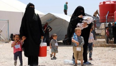 قسد تسمح لـ 92 عائلة مغادرة مخيم الهول بإتجاه الرقة