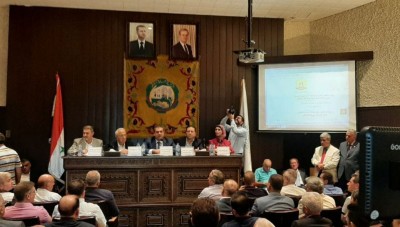 حاكم مصرف سوريا المركزي يؤكد بأن لا عقوبة على حيازة الدولار