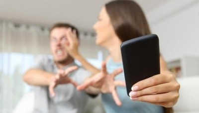 في سوريا ....عقوبات رادعة للزوج أو الزوجة في حال  التجسس على خصوصيات الآخر 