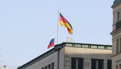 ألمانيا تطرد دبلوماسيين روس 
