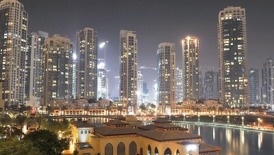 واشنطن بوست آلاف الشباب السوريين يدفقون إلى الإمارات بعد التقارب بين النظام و أبو ظبي
