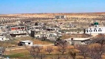 مسلحون في مناطق النظام يهاجمون قرية حدودية لبنانية