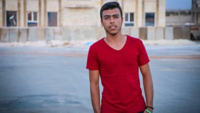 مقتل الإعلامي أحمد عزيزة أثناء تغطية مجزرة غرب حلب