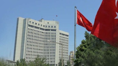 الدفاع التركية تعلن تفكيك مئات القنابل في منطقة نبع السلام