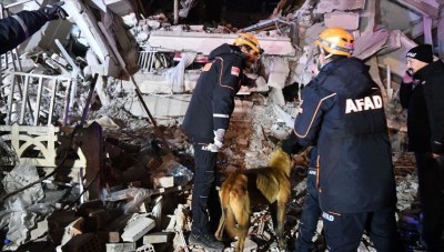 ارتفاع عدد ضحايا زلزال تركيا إلى 20 وفاة وفقدان  30 شخصا مازالوا  تحت الأنقاض  