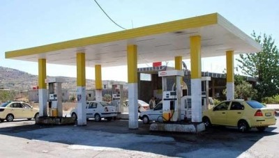 بحجة التلاعب .. النظام يوقف التعامل مع  ست محطات وقود في ريف دمشق 
