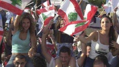 الحريري يوافق على الاصلاحات ولا يطلب توقف المتظاهرين