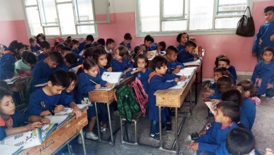 من يسرق الاطفال سوى مدارس الأسد