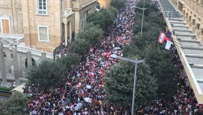 لبنان.. استقالة 4 وزراء من حكومة الحريري 