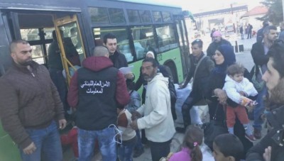 الأمن اللبناني يعيد مئات اللاجئين السوريين لبلادهم