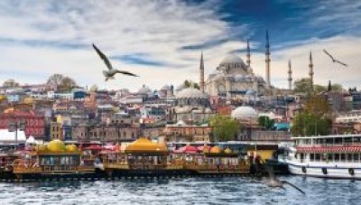 تركيا تفرض ضريبة جديدة على السائحين الأجانب