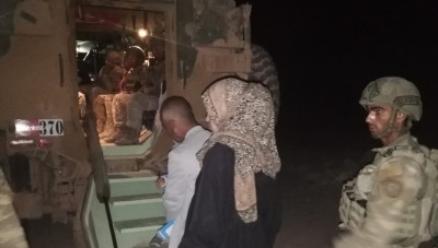 الجيش التركي يتحرك لإسعاف أم سورية جاءها المخاض (صور)