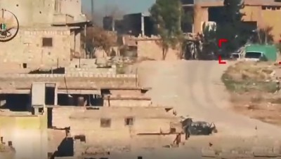 بالفيديو: تدمير سيارة نقل عسكرية محملة بالذخيرة للنظام على محور خان طومان