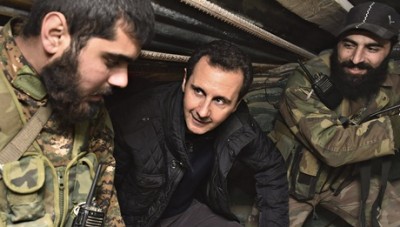 بشار الأسد يتفقد خطوط القتال على جبهة الهبيط بريف إدلب
