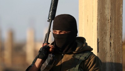 داعش يقتل 35 جندياً للنظام وسط سوريا