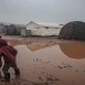 المدنيون النازحون في مخيمات شمال غربي سوريا يعانون من صعوبات التنقل خلال فصل الشتاء