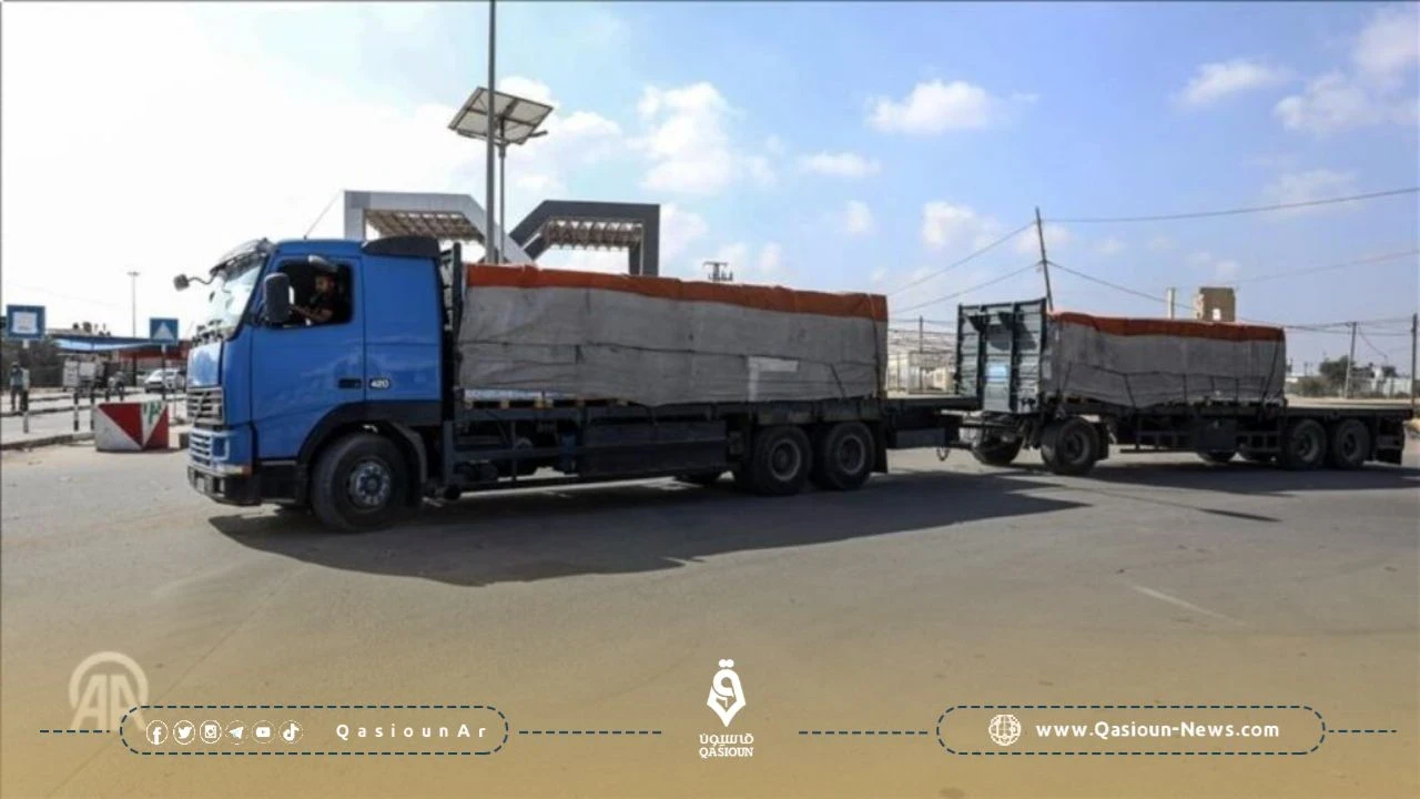 الهلال الأحمر الفلسطيني يؤكد دخول عشرات شاحنات الإغاثة إلى قطاع غزة