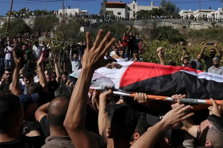 استمرار القصف الإسرائيلي على قطاع غزة لليوم الـ 32 وتصاعد حصيلة الضحايا