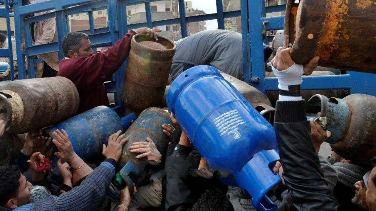 ازمة القمامة وتأخر تسليم أسطوانات الغاز: تحديات الخدمات العامة في مدينة طرطوس بسوريا