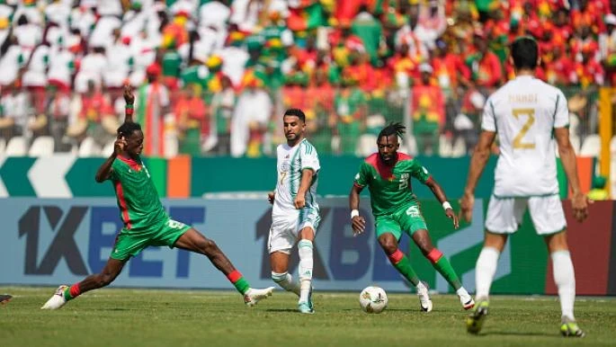 رياض محرز يفشل في تقديم أداء مميز مع منتخب الجزائر في كأس أفريقيا