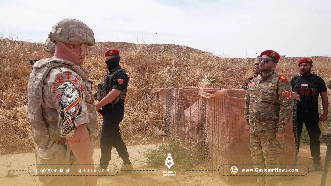 ضابط في الشرطة العسكرية يرفض مصافحة جندي روسي