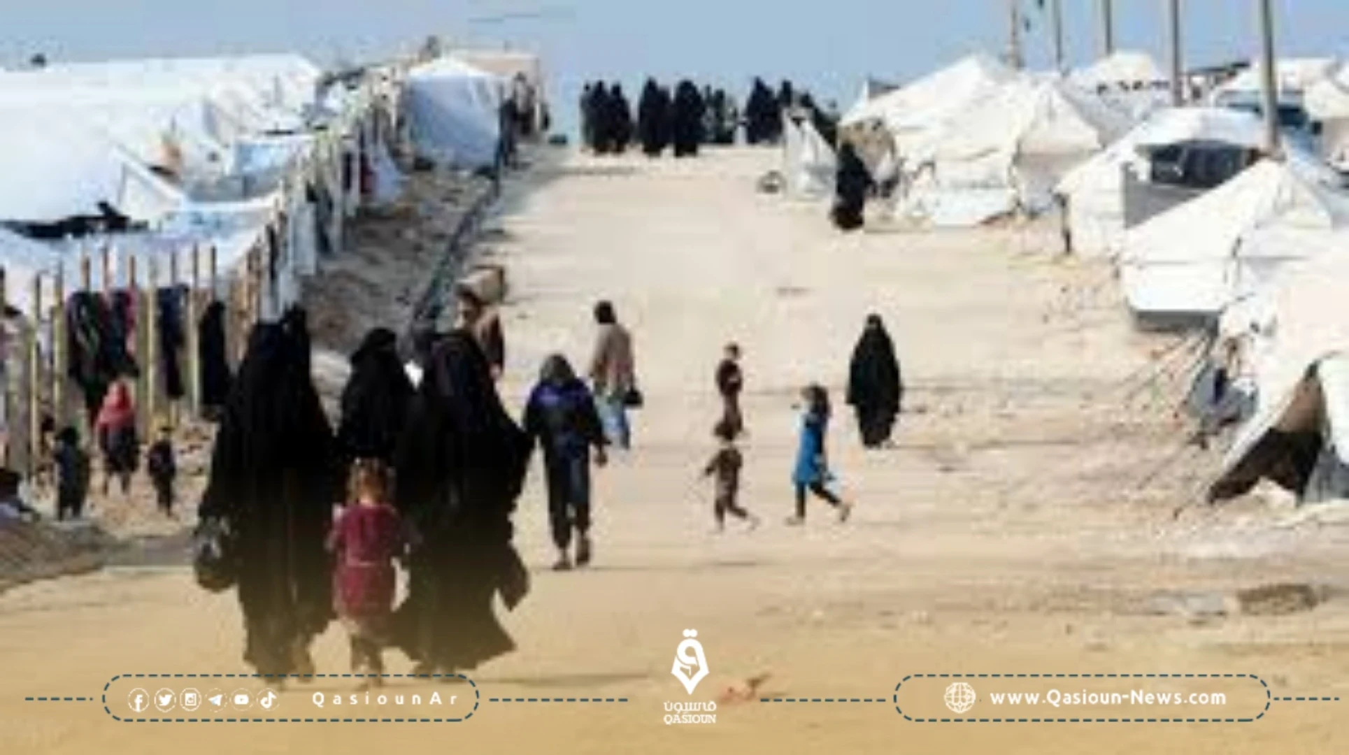 السلطات العراقية تعيد مئات المحتجزين من مخيم الهول
