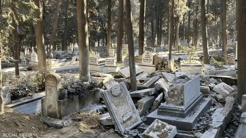 العثور على 47 قبرًا لأطفال في مدينة